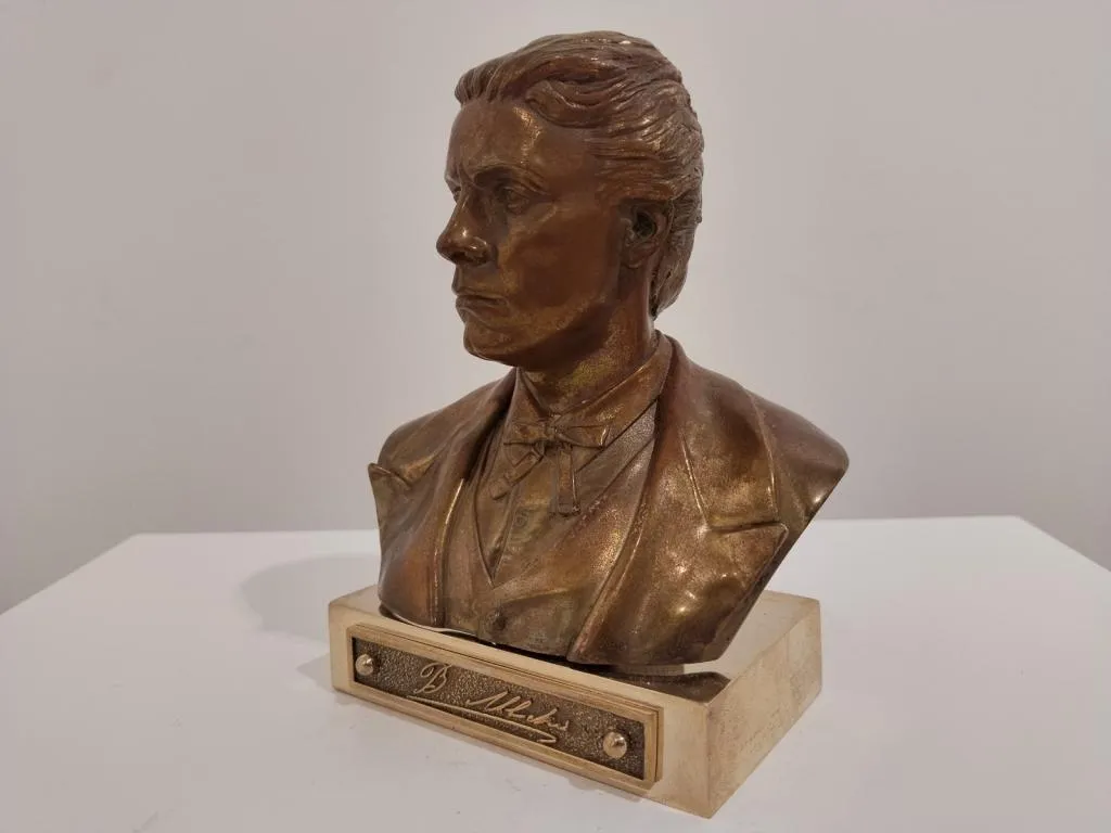 Bronze Bust of Vasil Levski 7