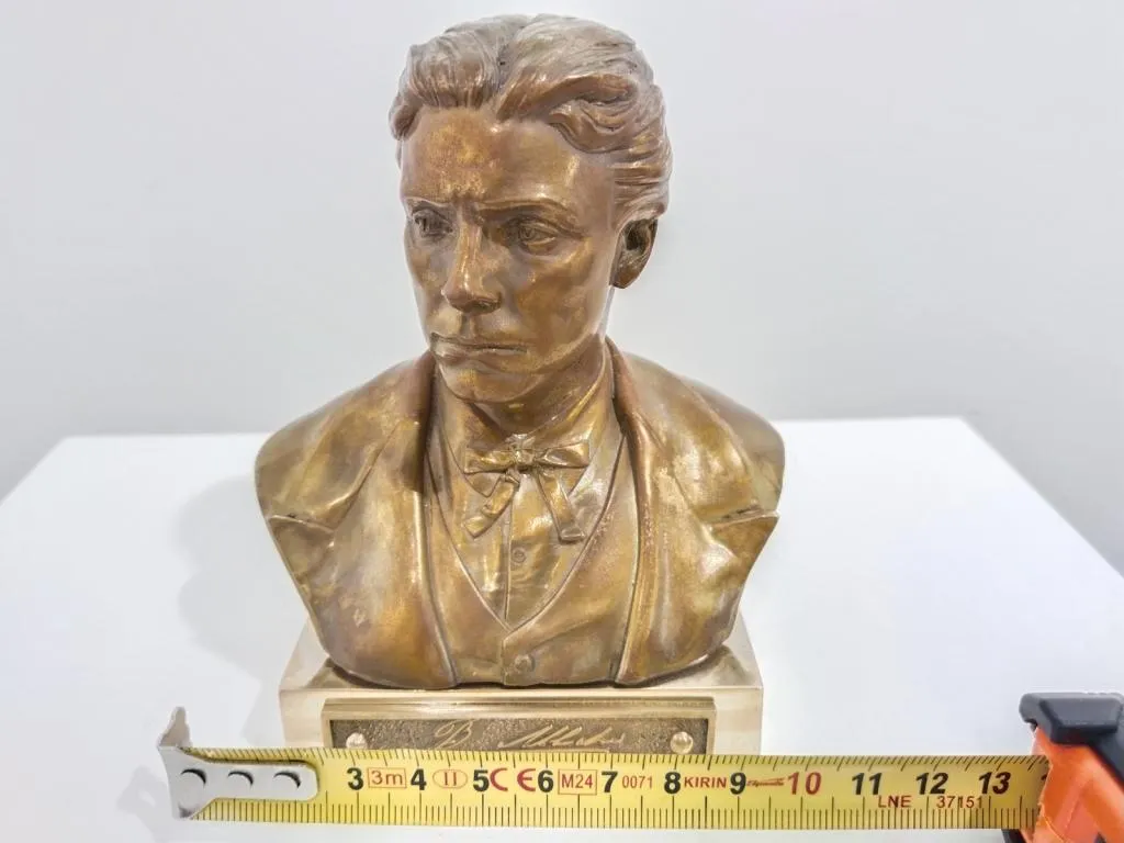 Bronze Bust of Vasil Levski 9