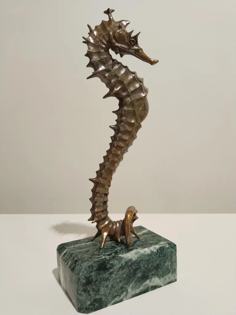 Bronze Seehorse Sculpture 1