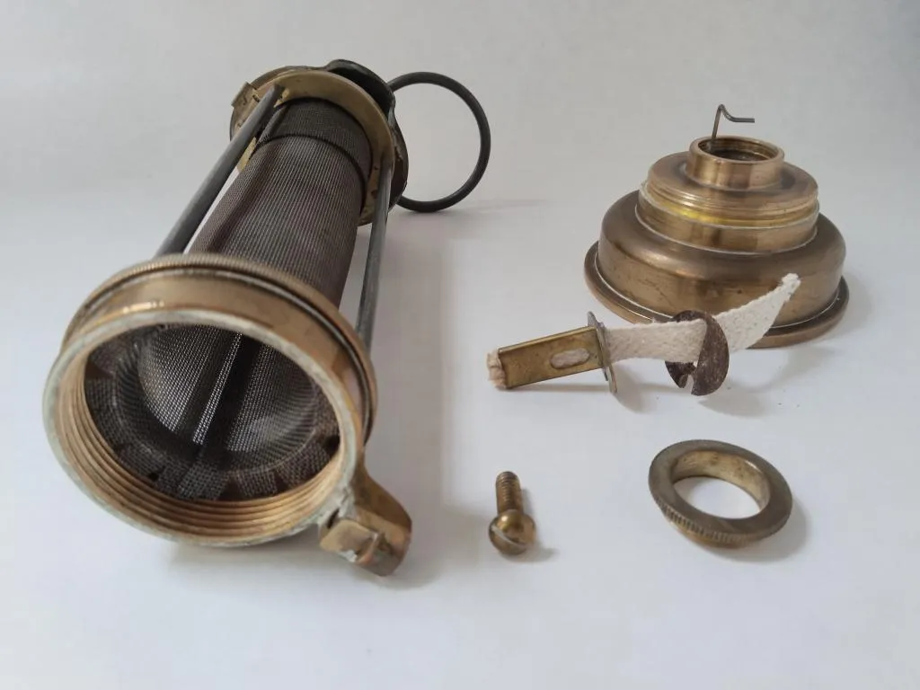E Thomas and Williams Davy Type Safety Miners Lamp 6