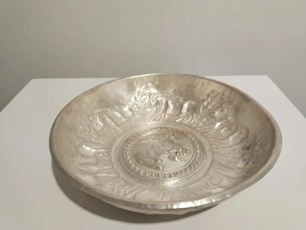 Griechische Silber Phiale Libationsschale mit Eberkopf 2