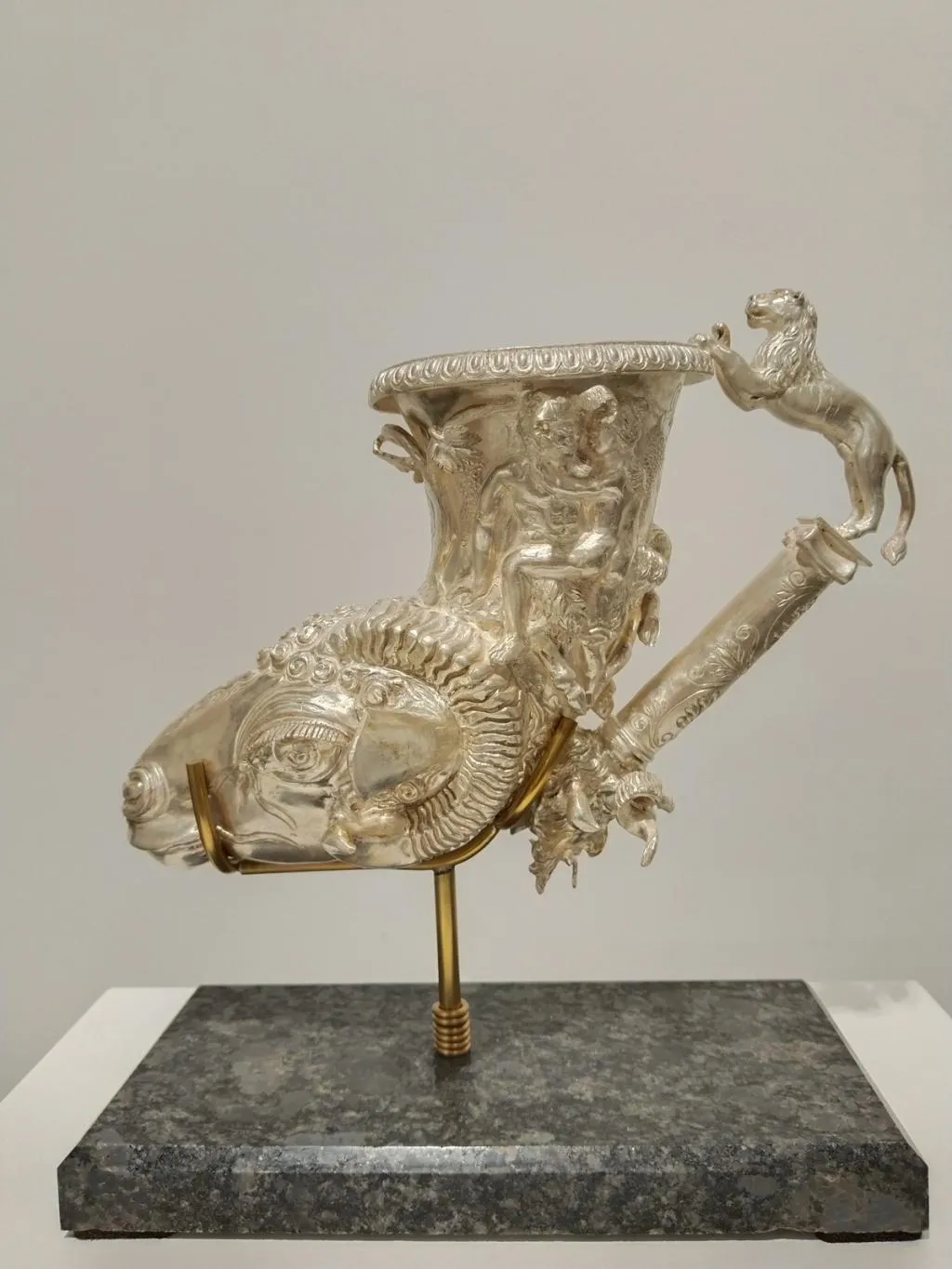 Griechisches Silber Rhyton mit Widderkopf 7