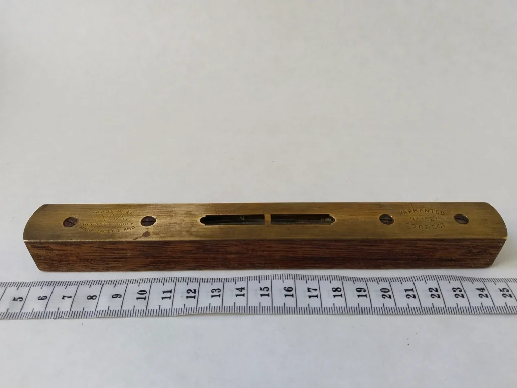 Hockley Abbey 6 No 1621 Clear Spirit Level 11