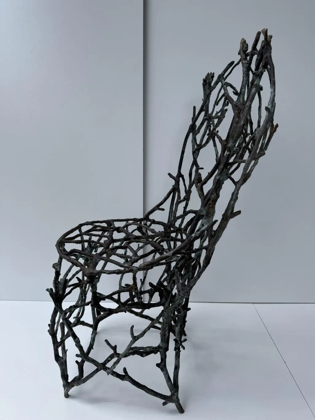 Sculptural Branch Chair for Outdoor Dining 2 6