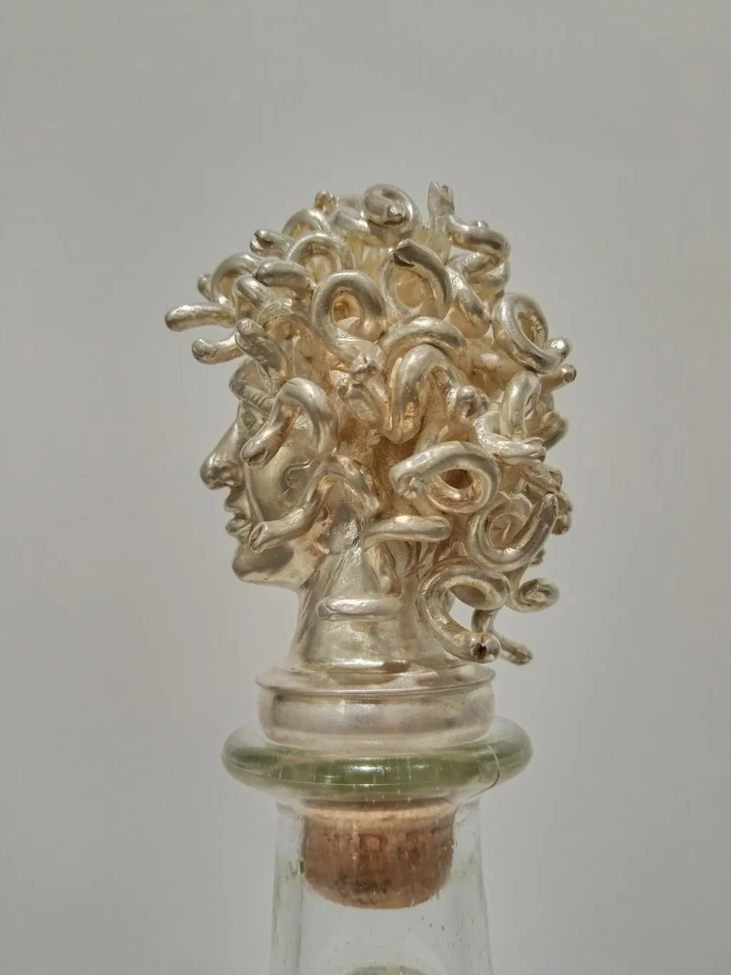 Silver bottle stopper Medusa 3