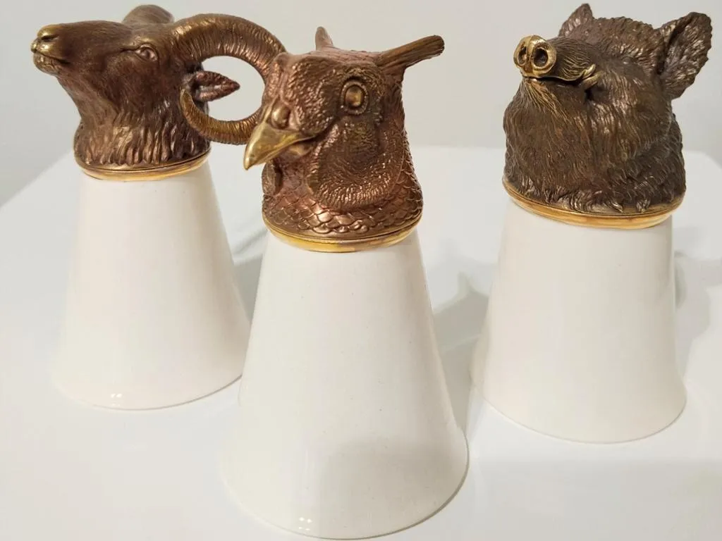 Sturzbecher mit Tierkopf-Verzierungen 1