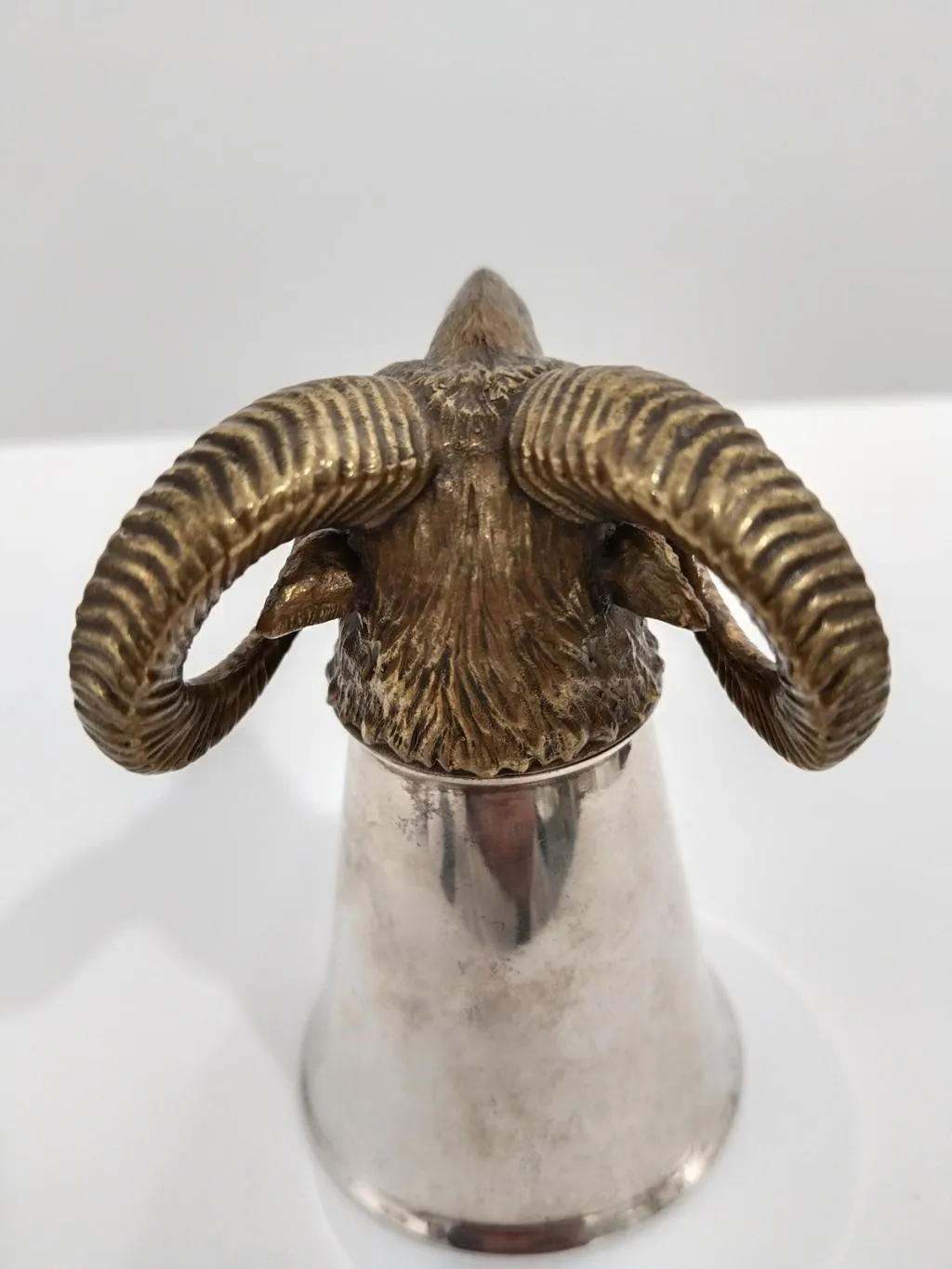 Sturzbecher Silber mit Widderkopf 5