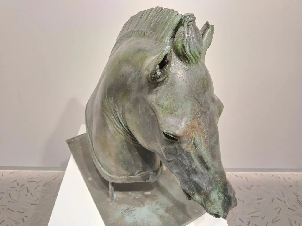 The Medici Riccardi Horse Head Grünspan Bronze Guss Replik 4