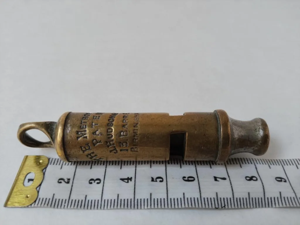 The Metropolitan Police Whistle J Hudson und Co Polizei 8