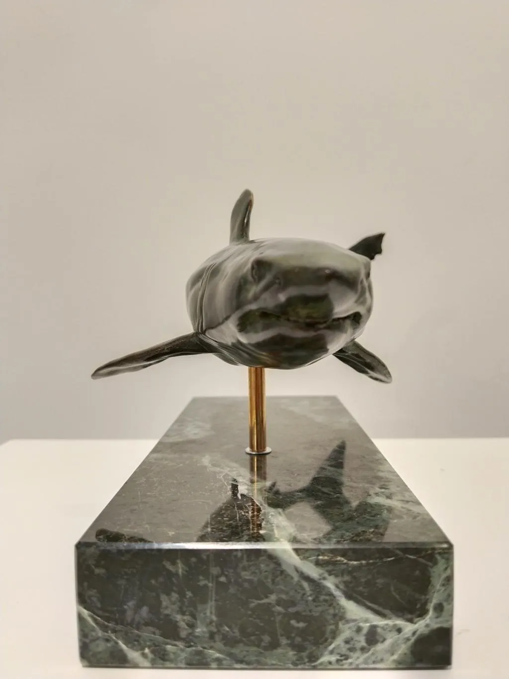 Weisser Hai Skulptur Bronze 5