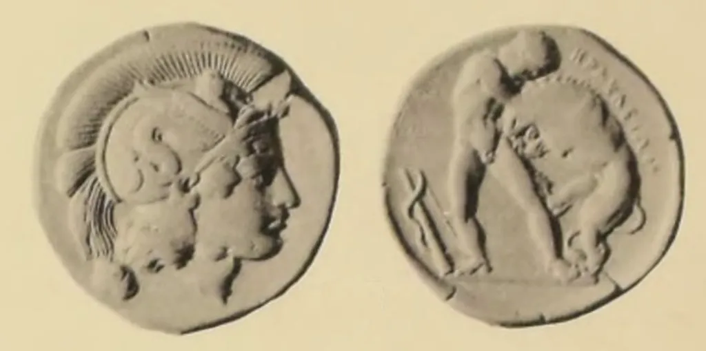 Zweiseitige Abbildung eines antiken griechischen Silberstaters aus Herakleia in Lukanien. Die Vorderseite zeigt Athena nach rechts mit einem Helmbuschhelm und Seepferdverzierung. Die Rückseite zeigt Herakles im Kampf mit einem Löwen; links im Feld erscheinen Keule und Bogen, dazu die Legende HPAKLEIΩN.