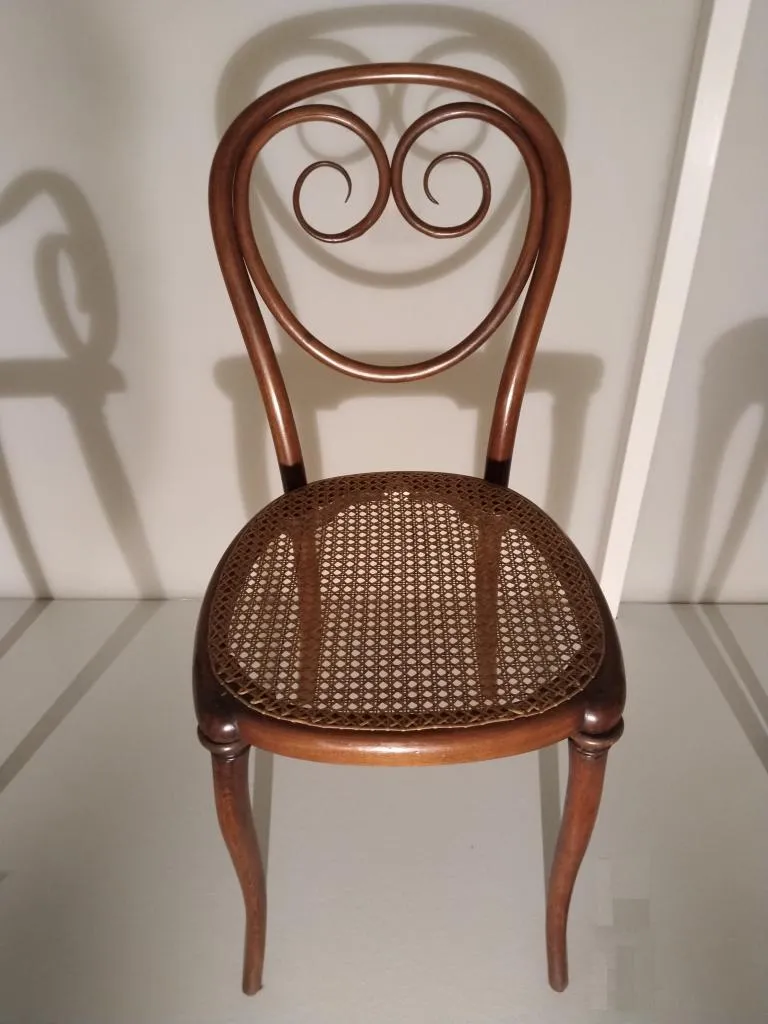 Thonet chair model no. 2 with bent laminated beech frame, solid front legs and cane seat, designed by Michael Thonet around 1850, produced by Gebrüder Thonet circa 1860.